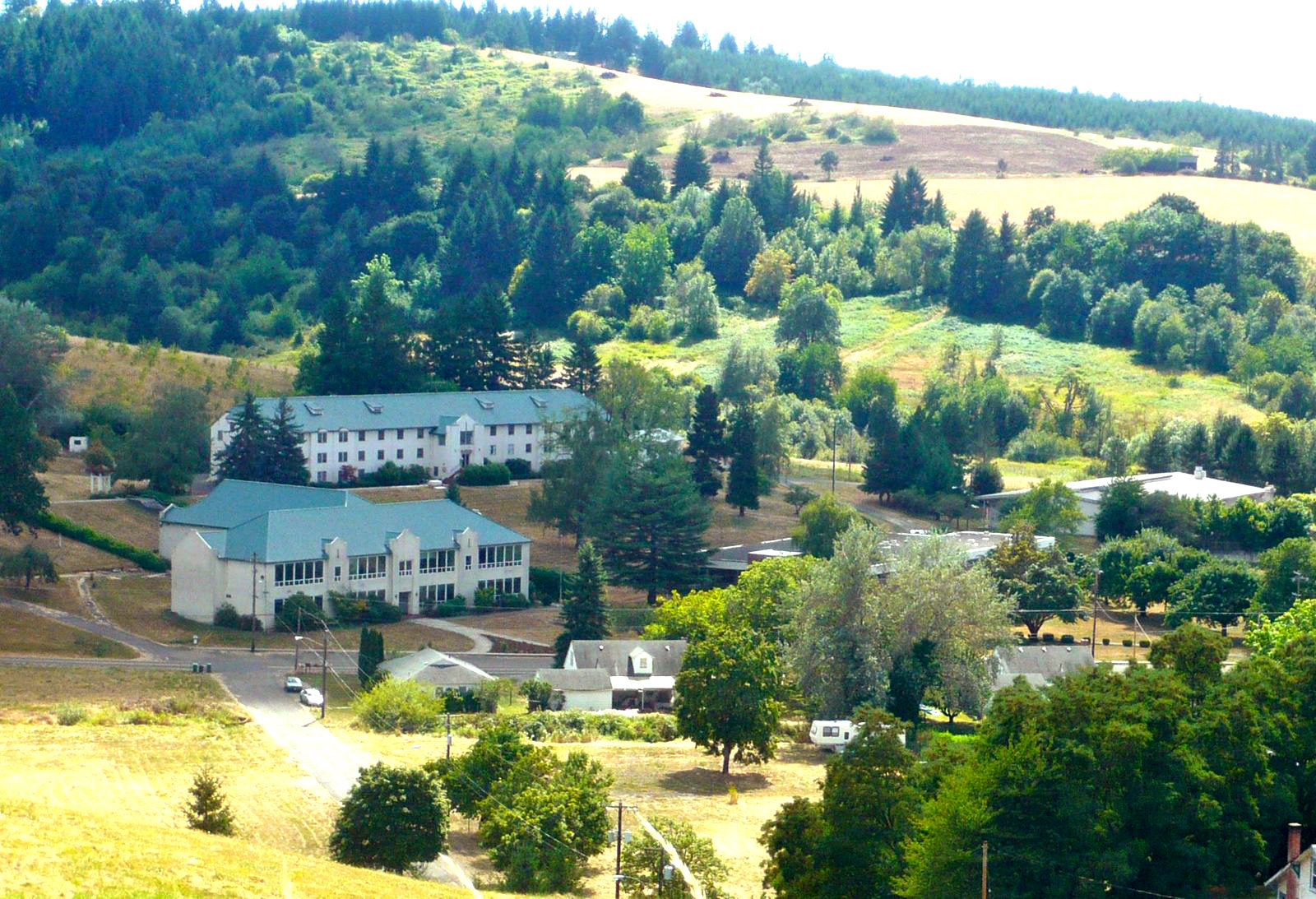 Laurelwood-aerial-view-of-main-buildings-Labor-Day-2011